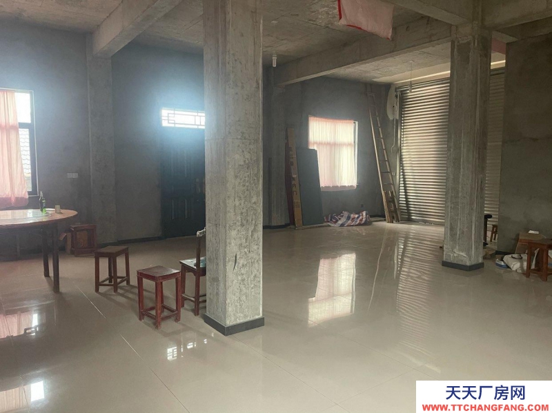 金華市蘭溪(出租) 330國道旁，在一樓，場地寬敞，交通方便，在330國道旁