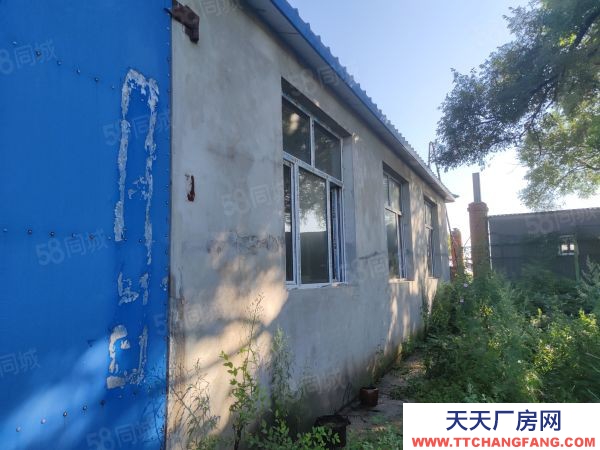 鐵峰廠房出租面積5500平米.有兩個大院一個4500平米機械廠房