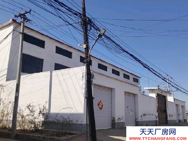 滄州 運河(出租) 共三層，車輛進出方面，緊鄰公路