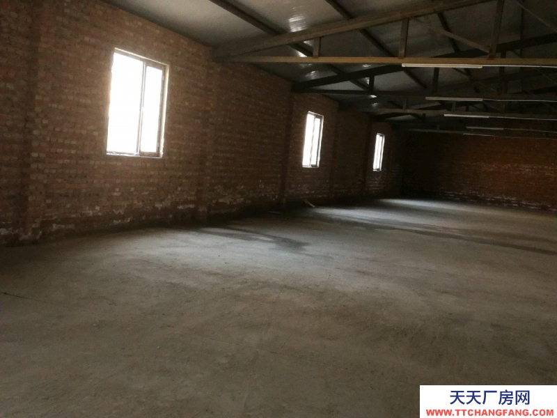 (出租) 赤峰倉庫 橋北保稅區下坡就到，交通方便，門口可進大車。卸貨。