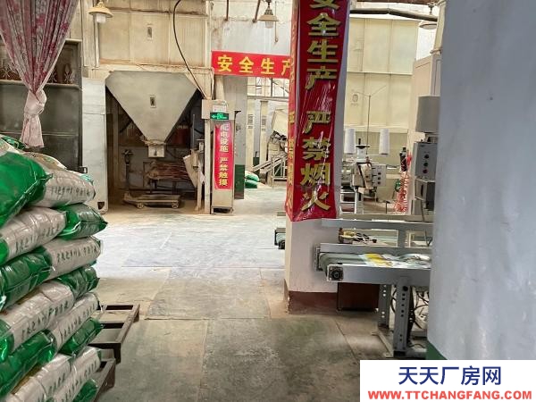 吳忠市青銅峽機加工廠房 加工企業大概有2000平，機器設備，運輸車輛，還有倉庫