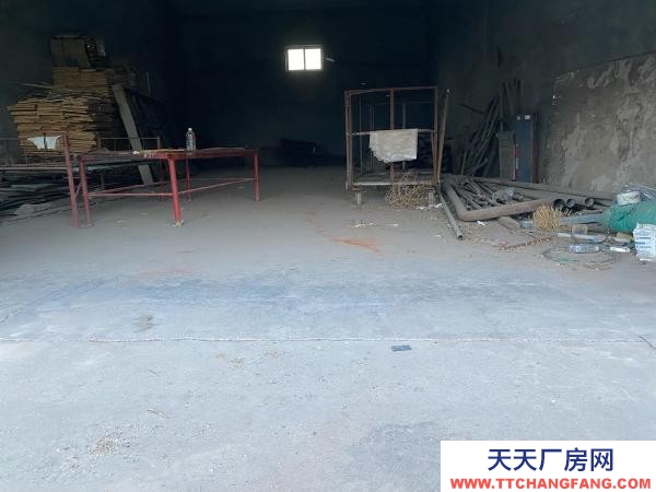 石嘴山市惠農機加工廠房 交通便利，院內空間大