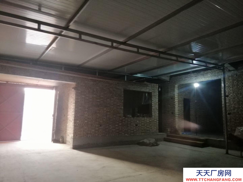 滄州 青縣(出租) 平房六間連體，毛坯，水泥地面，院子彩鋼封頂。