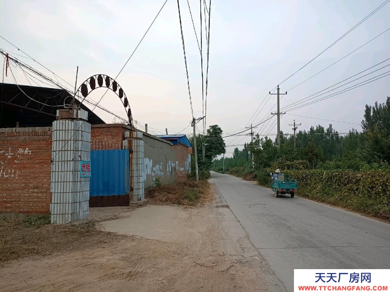 滄州 河間(出租) 自家包裝飲用水廠房水電齊全，守著道邊交通方便，可做廠房和倉庫等使用……