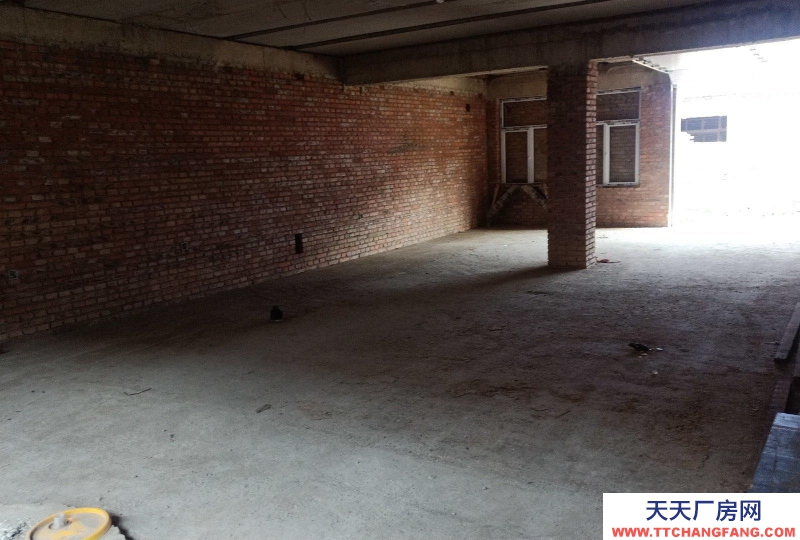 (出租) 赤峰簡裝，沒鋪地磚，打墊層，有照明。