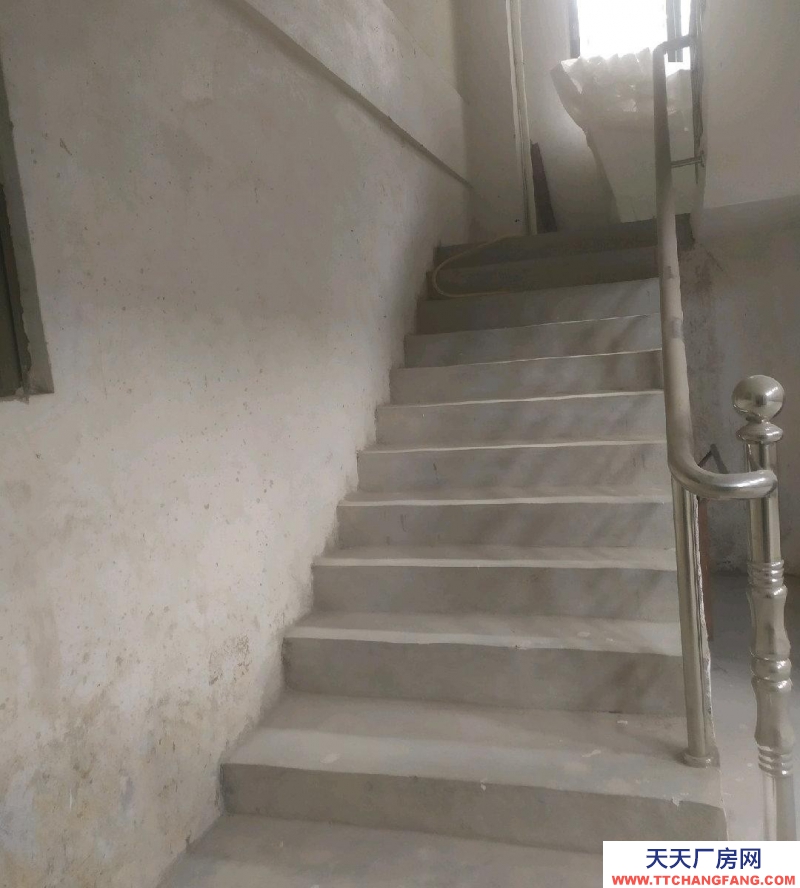 (出租) 潮州湘橋區(qū)新廠房，水電齊，有2噸電梯，距離綠榕西路200米適合淘寶