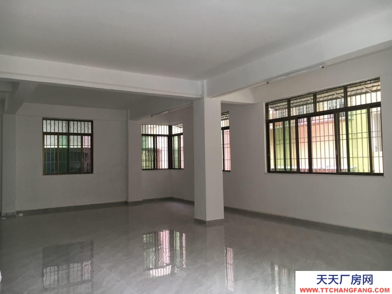 (出租) 潮州湘橋區(qū)潮楓路御星灣沐足斜對(duì)面直入50m-可辦公或倉庫