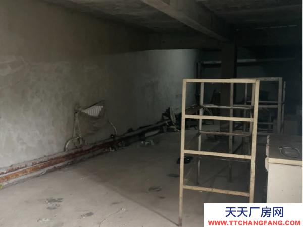 雞冠人家樓下大庫，可停4臺車，可當庫房，暖庫