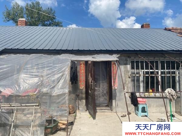 東山養豬房子，帶兩個豬圈以及料房