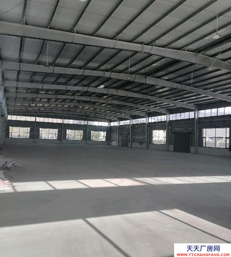 (出租) 拉薩堆龍德慶在大馬路邊，交通方便，廠房是鋼架結(jié)構(gòu)高八米可做其他乳制品類