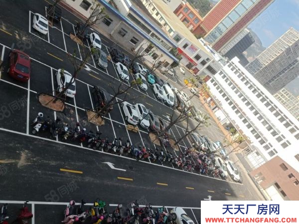 福州市馬尾機(jī)加工廠房 馬尾中心位置廠房倉(cāng)庫招商部出租,大車進(jìn)出方面,場(chǎng)地停車位3部