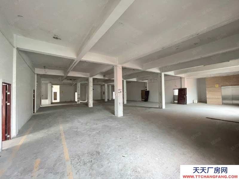 (出租) 廣州海珠4.5米層高倉庫，三樓，有超大3噸貨梯成品倉庫