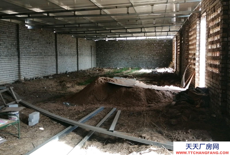 (出租) 額爾敦 大院子，寬廠明亮，水電齊全，