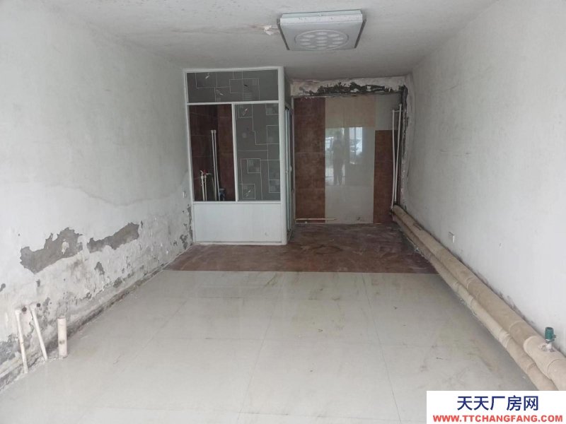 (出租) 通遼倉庫有熱，有上下水，24平，可以半年付，月租500，位置好。