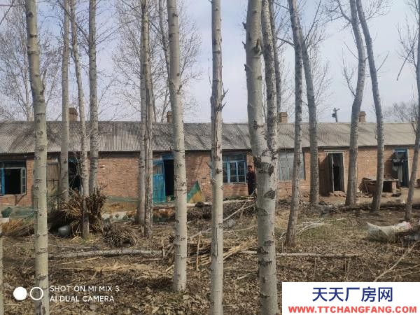 四方臺四米，房屋150平方米可做，養殖，煤場，工廠等