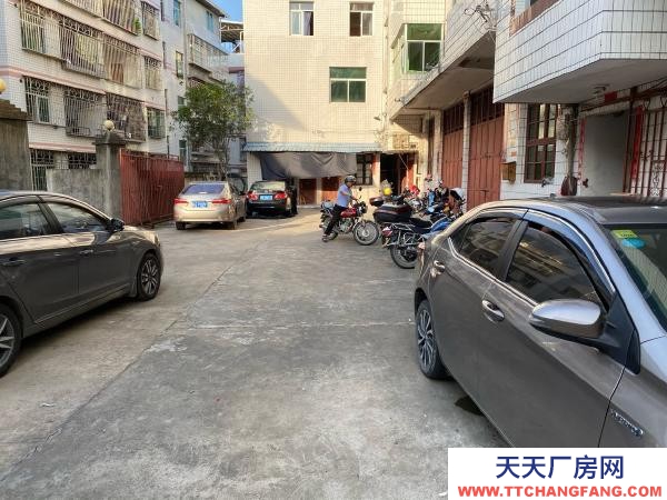 福州市永泰機加工廠房 一層停車場很大,二層大約600平米,三層至六層以上部分出租,