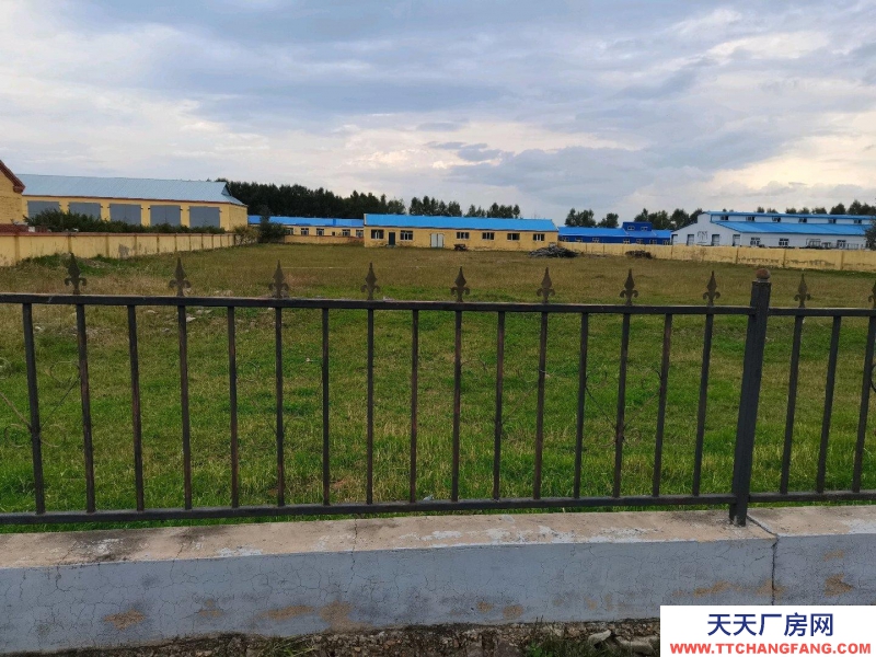 (出租) 出租出售呼倫貝爾市蒙拓農(nóng)機(jī)有限公司附近一院落，有機(jī)井三項(xiàng)電