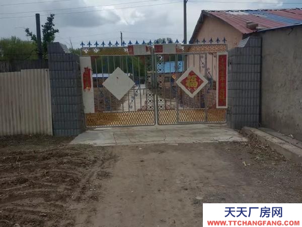 讓胡路出售50年產(chǎn)權(quán)房大院泡菜廠房