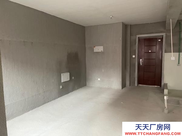 福州市永泰物資倉庫 毛坯出租，電梯9樓，可以做倉庫，居家使用，附帶車位一個