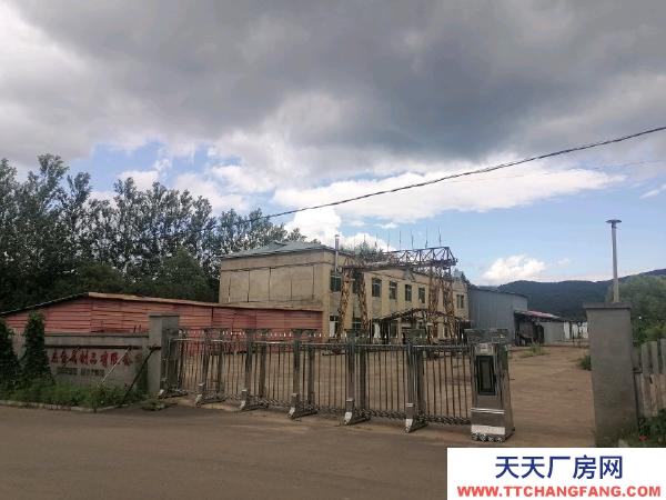 伊春廠房位于伊春區(qū)南山百悅莊下面 汽修廠房