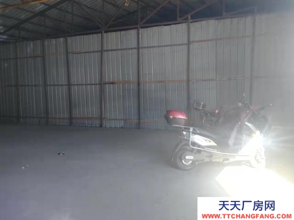 向陽地點好，位置好，庫房大