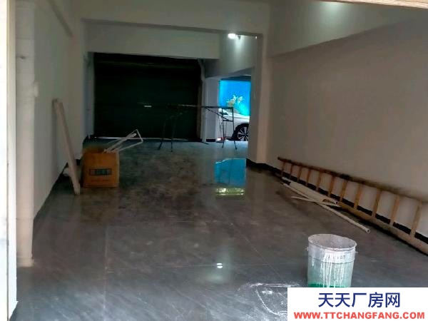 贛州市贛縣物資倉庫 小區(qū)內(nèi)三個(gè)車庫打通，南北通透