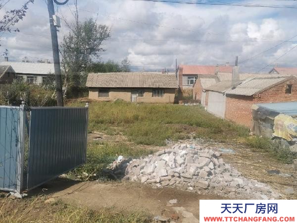 郊區院子777平方，挨著大鼎去湯原的大路邊，