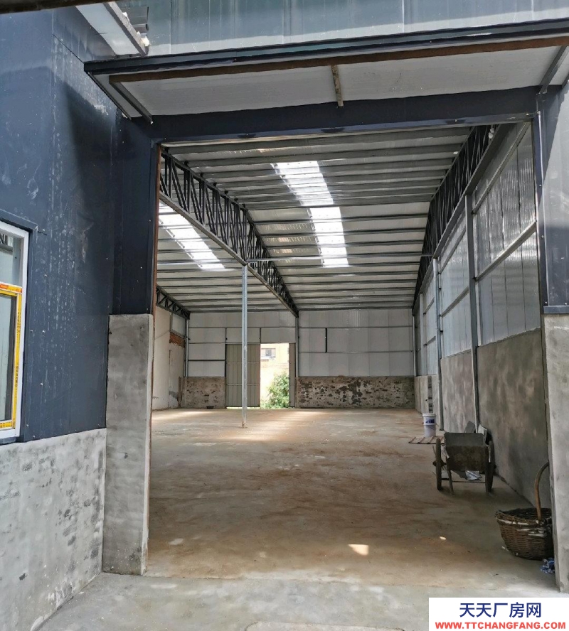 衡水 武邑縣(出租) 位于武邑大成清水灣小區對過，可用作倉庫、廠房、超市、飯店等。