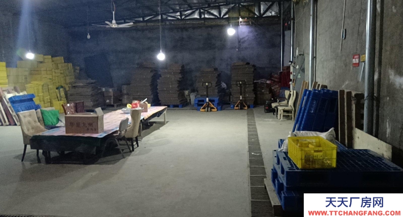 衡水 武強(qiáng) (腌臘肉制品廠房 出租) 房子干凈整潔，目前有食品廠營業(yè)執(zhí)照，可注冊(cè)，周邊電商比較。