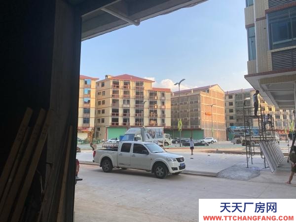 贛州市南康物資倉(cāng)庫(kù) 位于康復(fù)中心旁，交通便利鄰主干道