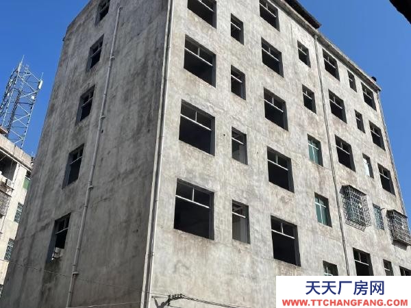 贛州市瑞金肉制品廠房  房屋位于大布汽車城邊，臨323國道，工業園區