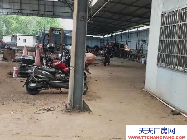 贛州市信豐機加工廠房 水東狗仔嶺下，坪石方向，馬路邊距縣城兩公里左右位置