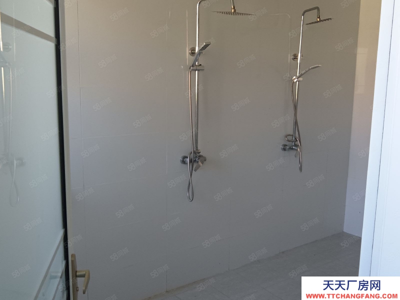 承德 開發區(肉制品廠房出租) 占地20畝 建筑用地 房屋2000平 交通便利 空氣能地暖