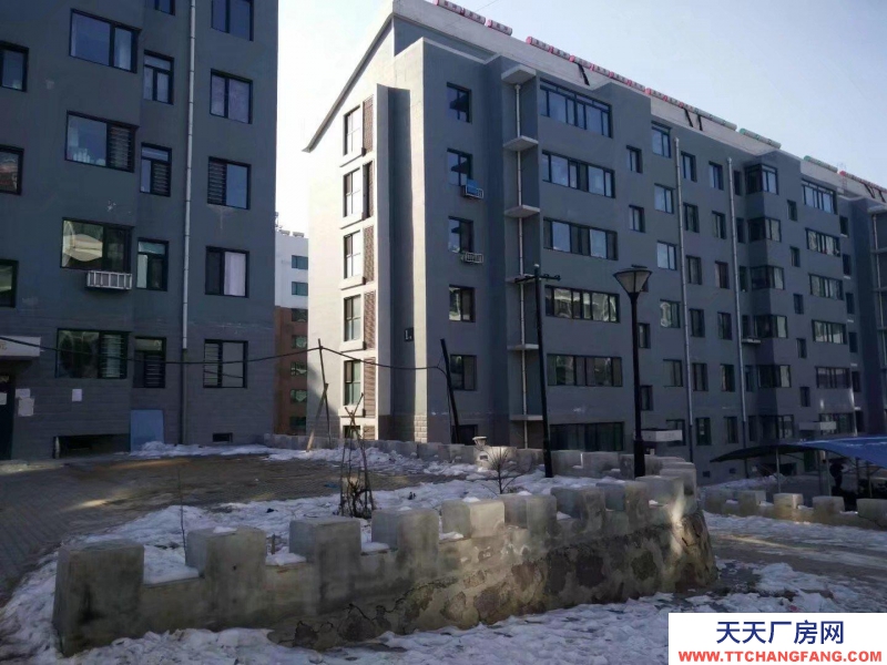 承德 開發(fā)區(qū)(出租) 大石廟偏嶺經(jīng)濟(jì)適用房小區(qū)，位于港灣花園二期，有車庫、倉庫招租