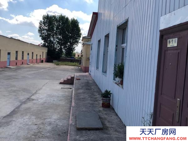 愛民廠房高5米左右在塑料廠院內