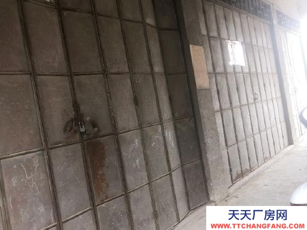 贛州市寧都物資倉庫  房子有三個門面150平米里面有閣樓可以做倉庫廠房開店