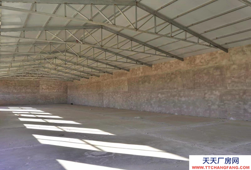 (出租) 臨磴路體校東墻占地五畝，重工業(yè)廠房70，有大暖住房180