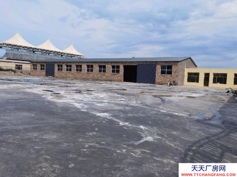 (出租) 臨磴路體校東墻占地五畝，重工業廠房70，有大暖住房180