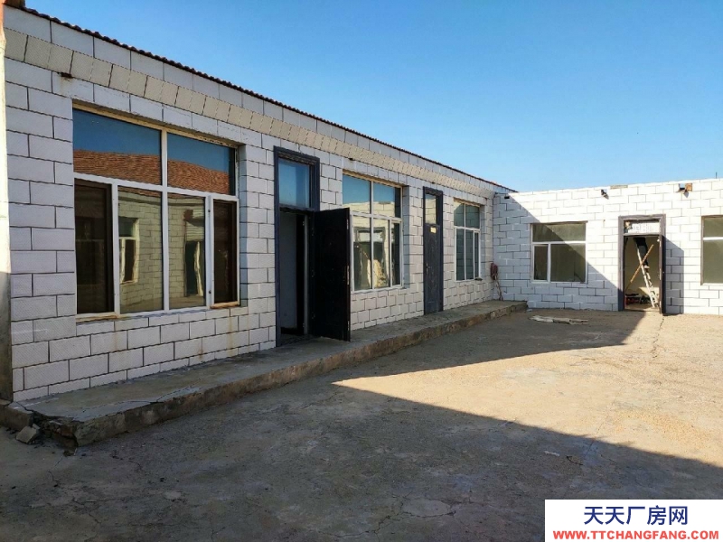 (出租) 臨河廠房出租，臨五路晨光三隊(duì)磚瓦房?jī)蓷?，建筑面積450平朱