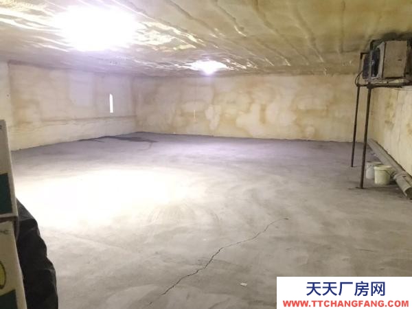 北林平房倉庫，有制冷設備，可達到零度左右，也可當作普通倉庫使用