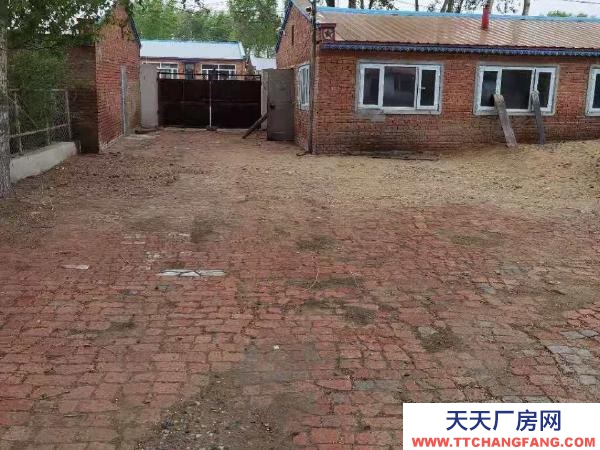 蘭西肖天洞村現有豬場，設備齊全