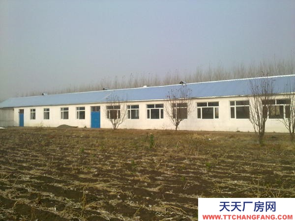 蘭西原是學(xué)校，后個(gè)人買入，改造成包裝袋廠房。