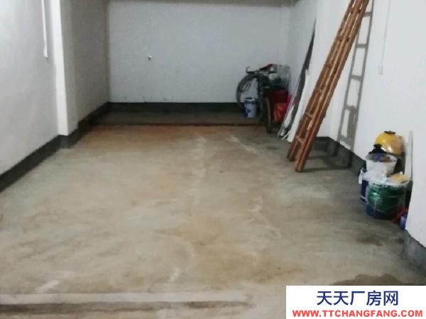 贛州市上猶物資倉庫  車庫出租，第五小學旁光華莊園 倉庫 42平米