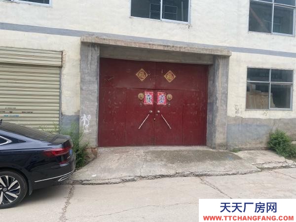 湟中倉庫位于湟中區(qū)海湖車城附近，面積500平方米，內(nèi)有三相動(dòng)力電