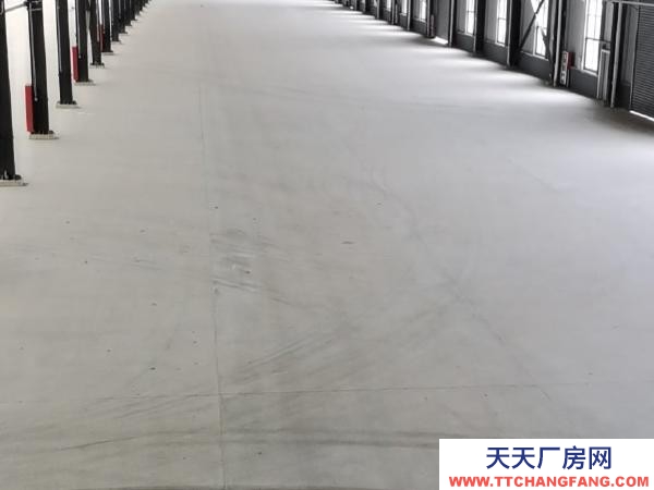 九江市德安機(jī)加工廠房  全新鋼結(jié)構(gòu)廠房及一個鋼化玻璃廠打包出租。