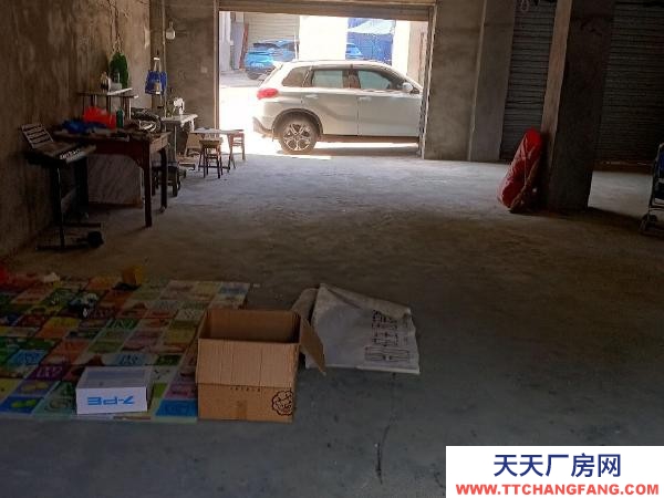 九江市德安物資倉庫  地理位置優(yōu)越，交通方便！