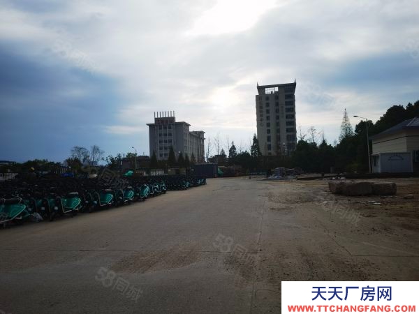 宜春市袁州肉制品廠房 硬化場地10000多平米出租，能進大貨車，地段好，