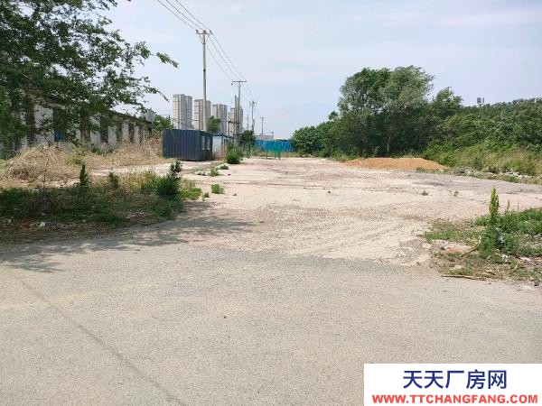 和平臨三環高速雪蓮街設備加工廠房，交通方便，有八十千瓦動力電