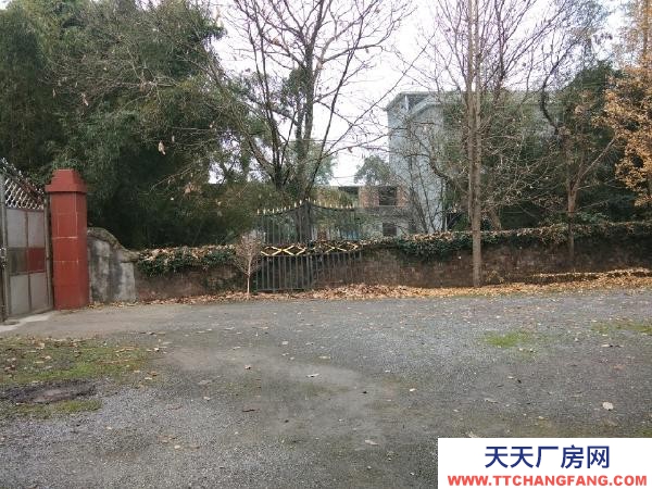 宜春市袁州機加工廠房 本廠房是水泥框架結構，內高5.2米。交通方便可進大掛車。