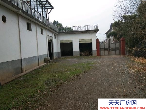 宜春市袁州機加工廠房 本廠房是水泥框架結構，內高5.2米。交通方便可進大掛車。